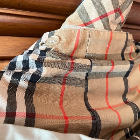 BURBERRY Vintage Raincoat w/Hood - Picture 4 of 16